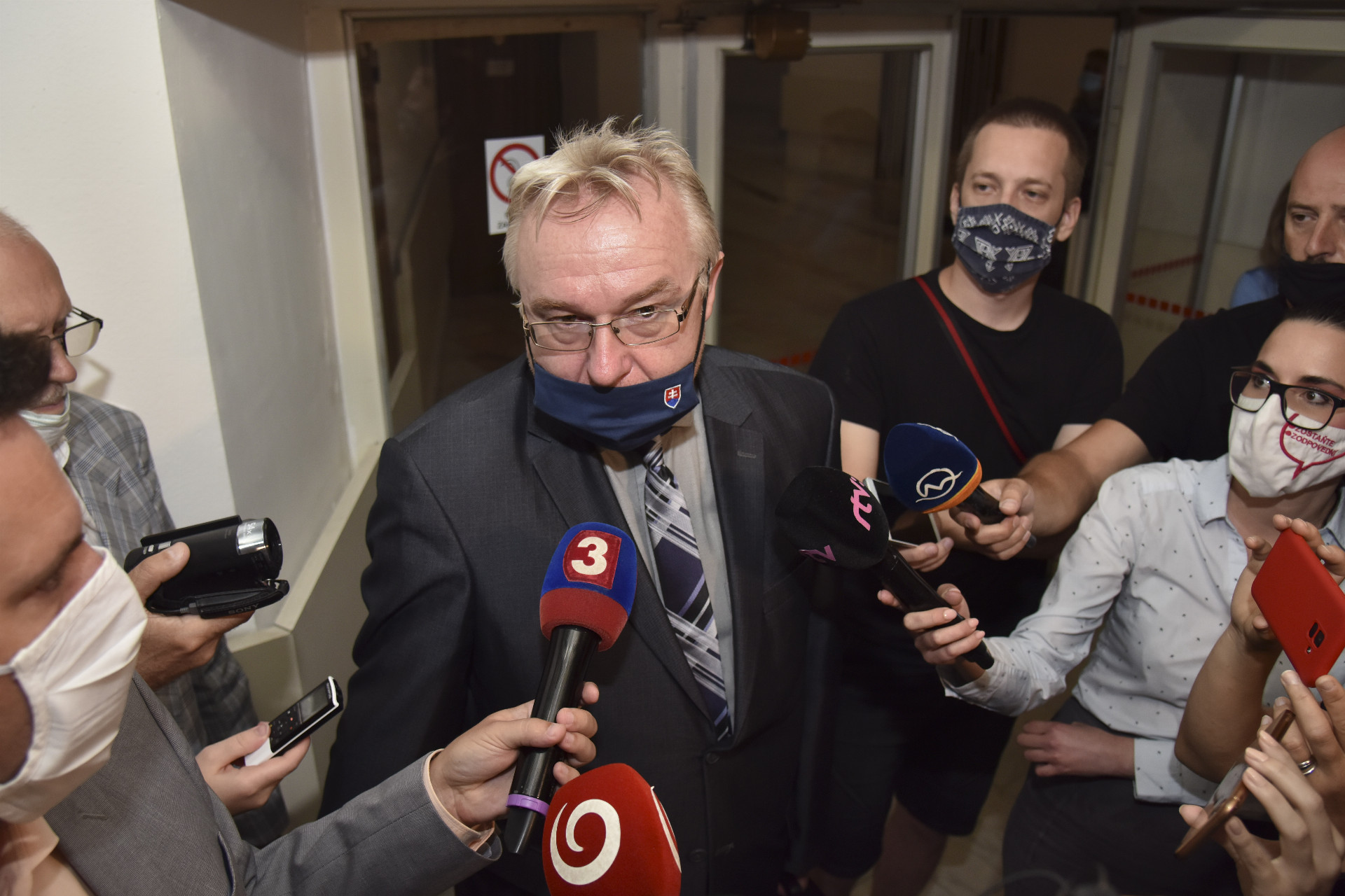 7b4d25ee-e092-4ede-a334-1498f622bacc