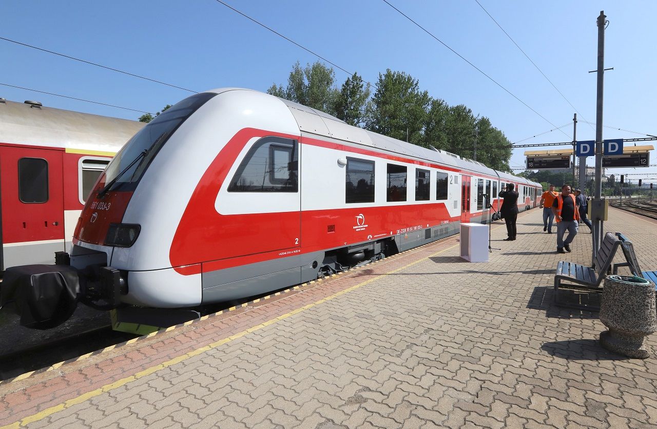 Do konca roka 2020 nasadí Železničná spoločnosť Slovensko 21 nových klimatizovaných dieselmotorových vagónov pre regionálnu dopravu.
