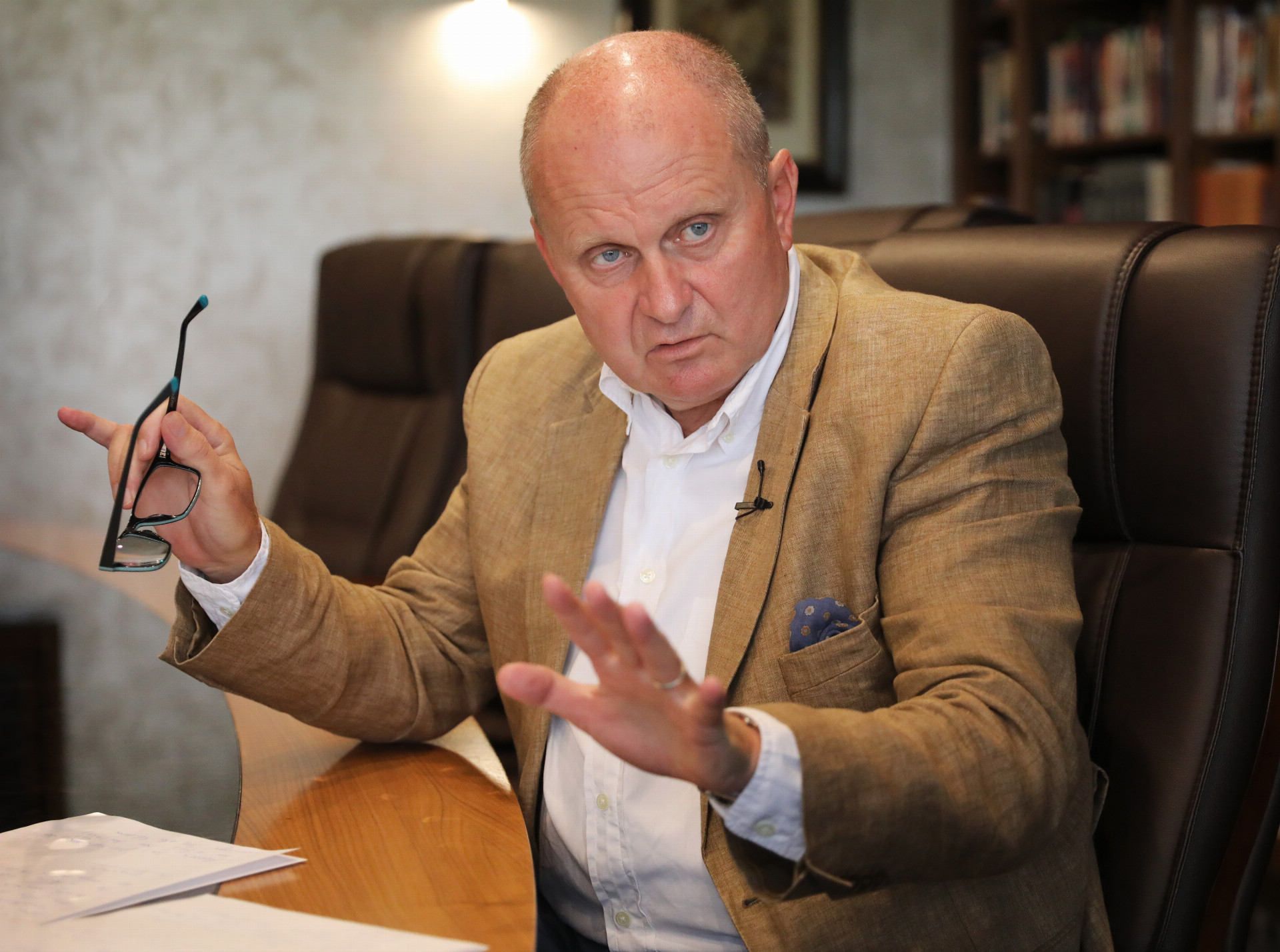 1a2bb777-5ccb-4410-8661-907acdc4c301