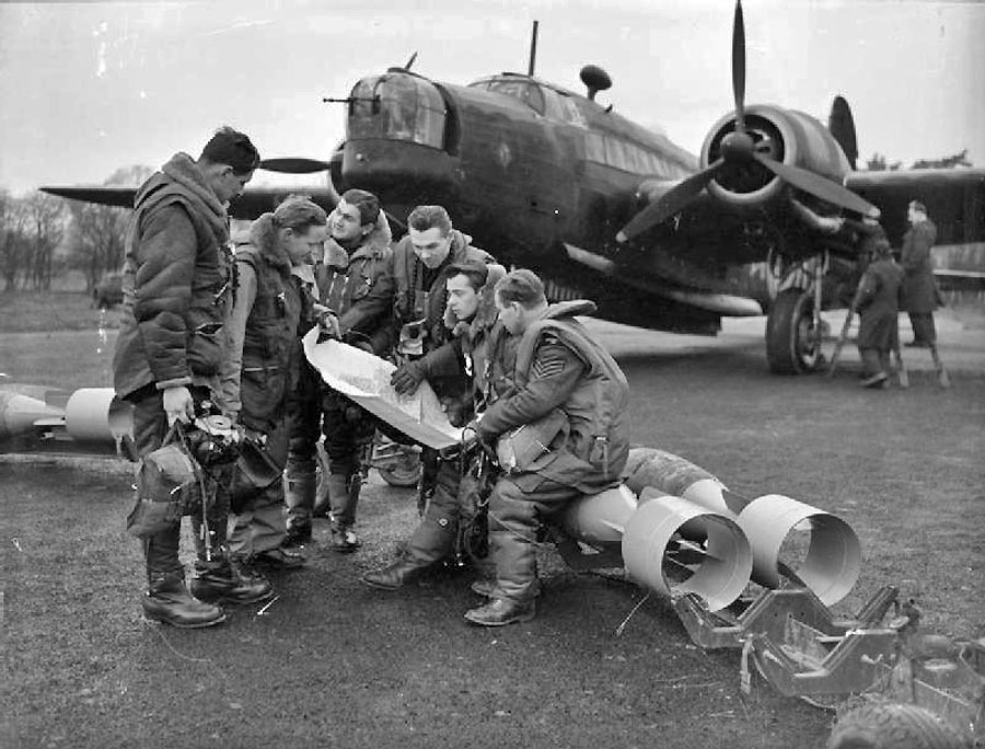 Príslušníci československej bombardovacej perute RAF.