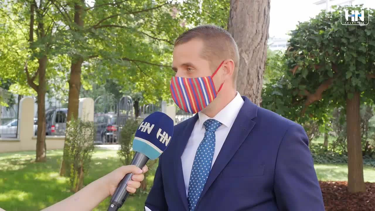 8d7fc174-b7c6-43b2-bbcc-39db6cc5a611