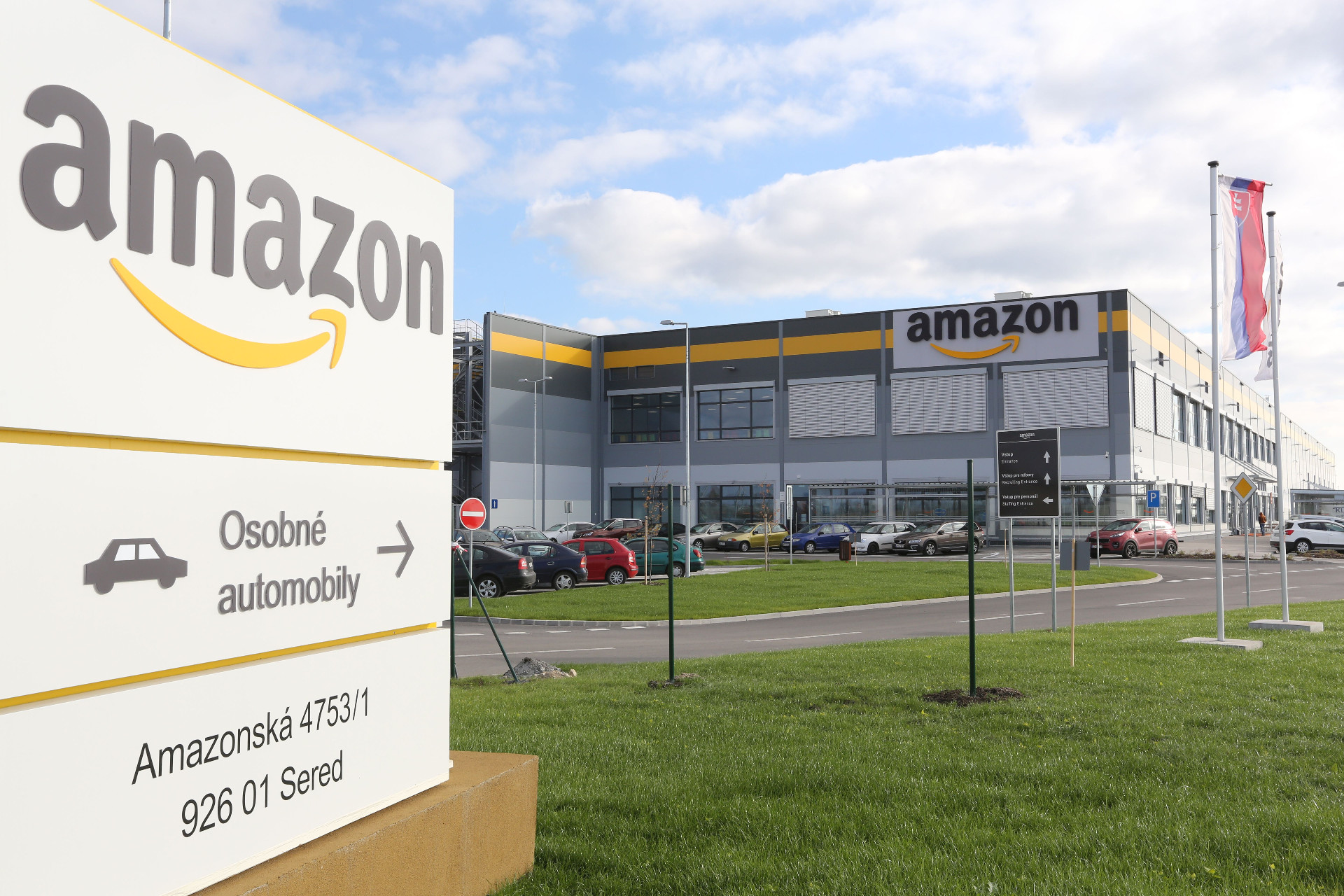 Podľa odborárov Amazon odmietol ich požiadavky ohľadne rastu miezd.
