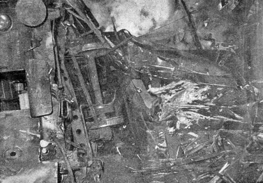 Trosky vlakov, ktoré sa 14. novembra 1960 zrazili neďaleko Stéblovej. Smrť v nich našlo 118 ľudí.