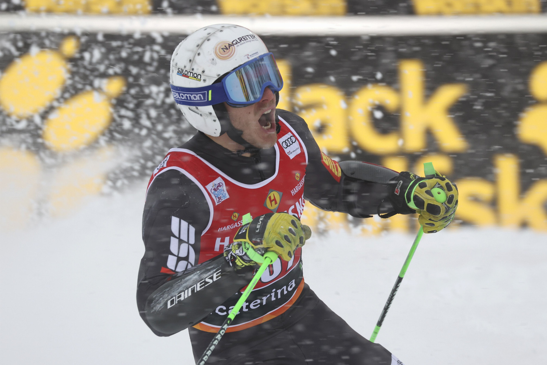 Takto sa Adam Žampa tešil po dojazde do cieľa druhého kola pretekov obrovského slalomu Svetového pohára v talianskom stredisku Santa Caterina Valfurva.
