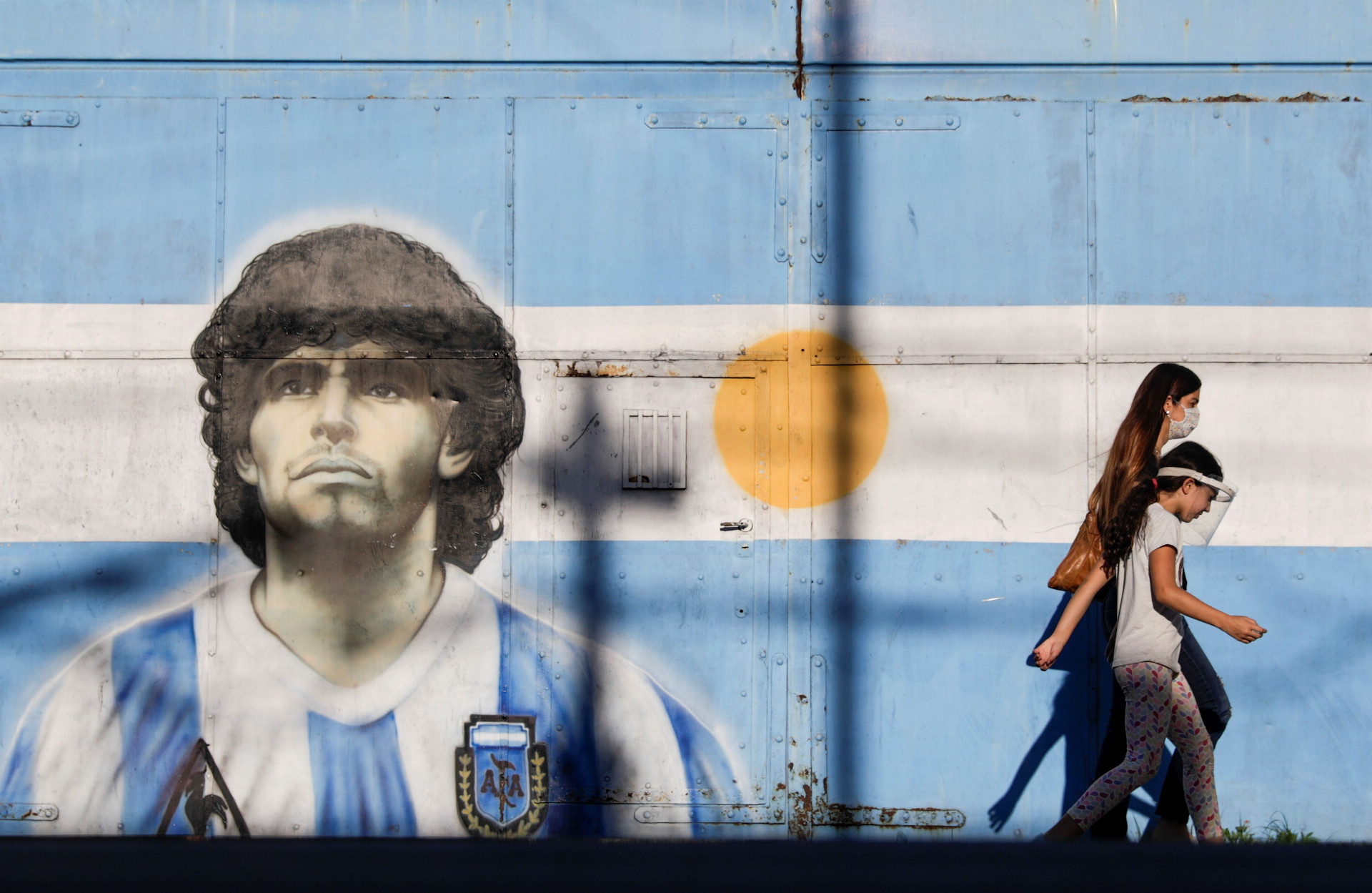 Argentína dnes plače za Maradonom. Ale tak trochu žiali aj nad sebou.