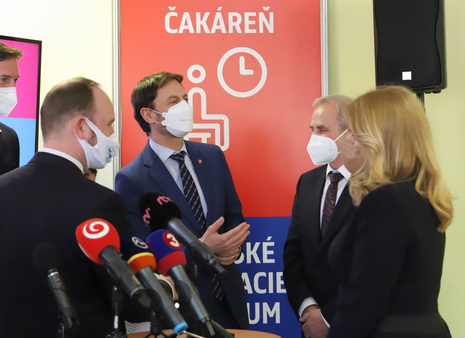 Doterajší zastupujúci minister zdravotníctva Eduard Heger sľuboval, že čakáreň už bude tento týždeň fungovať správne.