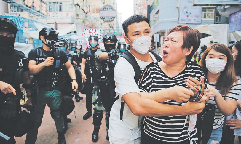 Hongkončania pokračujú v boji o demokraciu, ktorú im chce Čína oklieštiť.