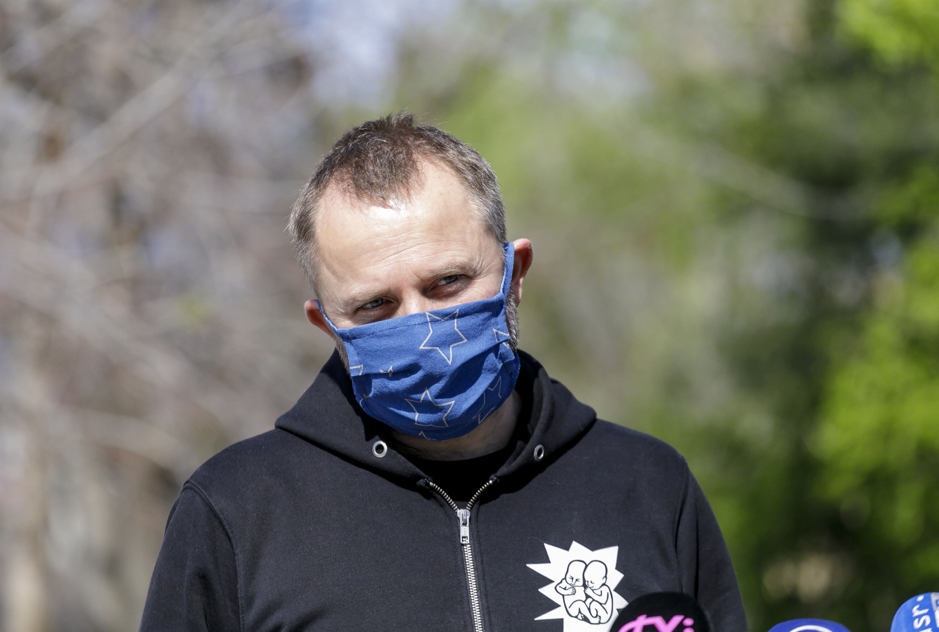 f2f882a3-e541-42e3-8f29-c7afd36f6b2c