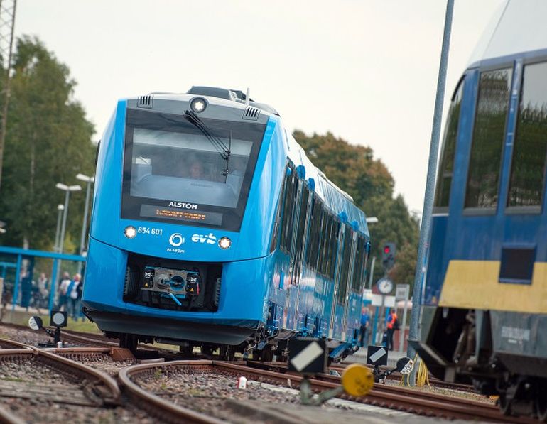 Celosvetovo prvý vlak na vodíkový pohon predstavilo Nemecko v pondelok 17. septembra 2018.