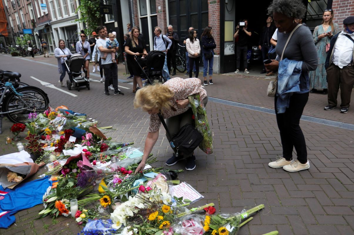 Holanďania si uctili postreleného novinára