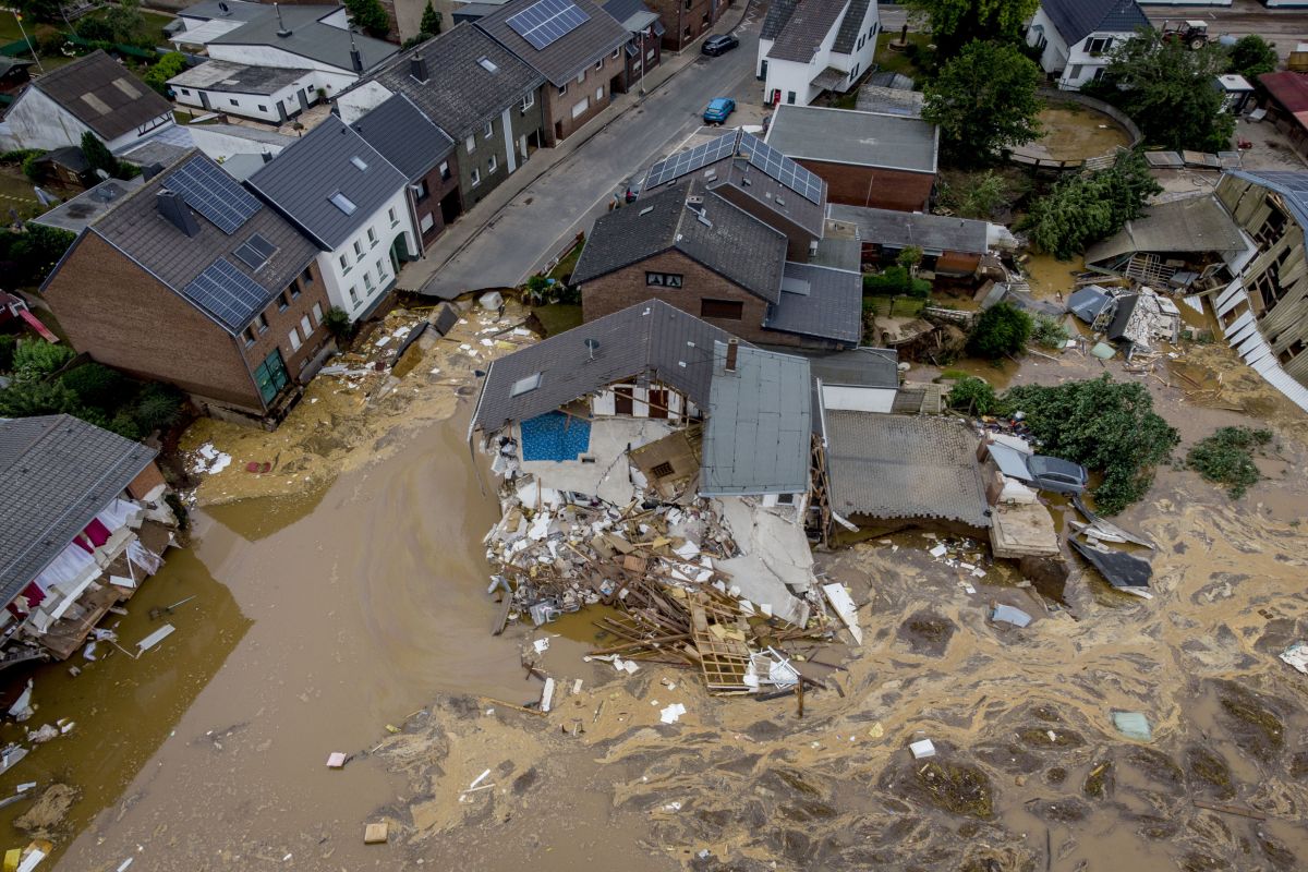 Počet obetí záplav v Nemecku a Belgicku stúpol na najmenej 183