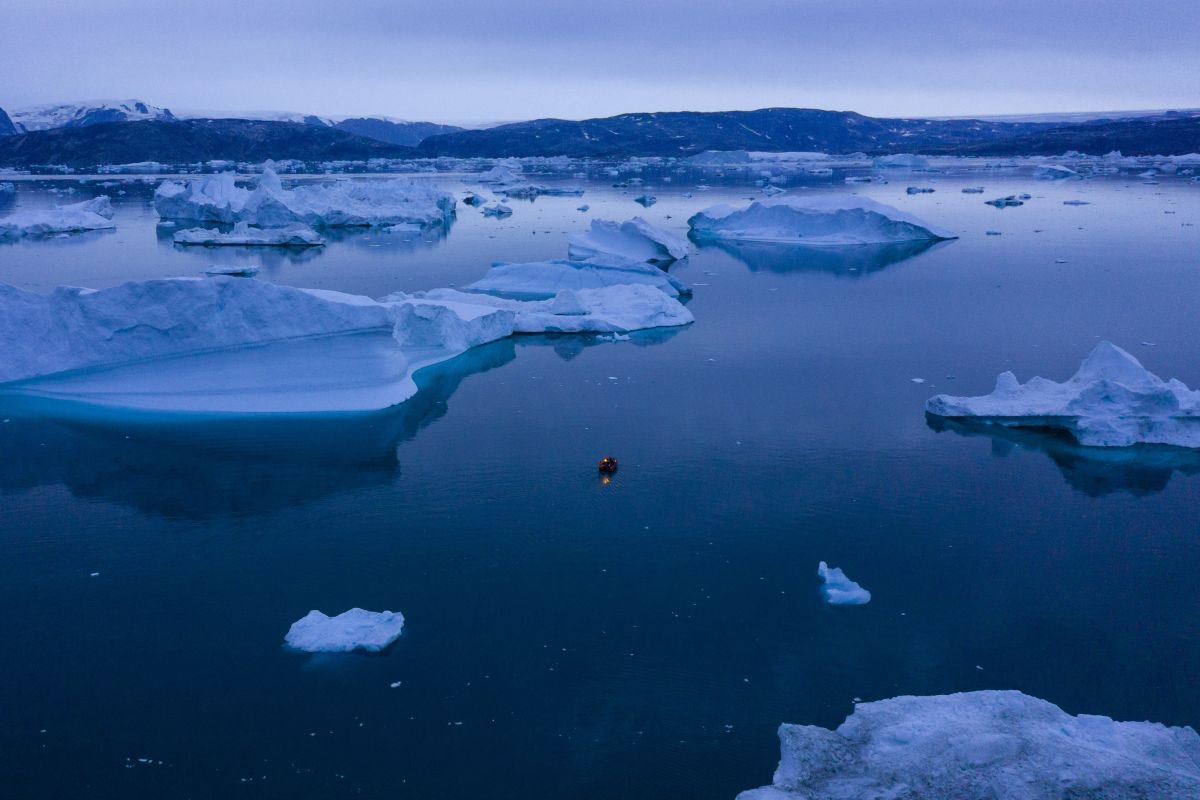 Počas päť dňovej vlny horúčav sa roztopilo najmenej 41 miliárd ton ľadu v Grónsku (ilu)