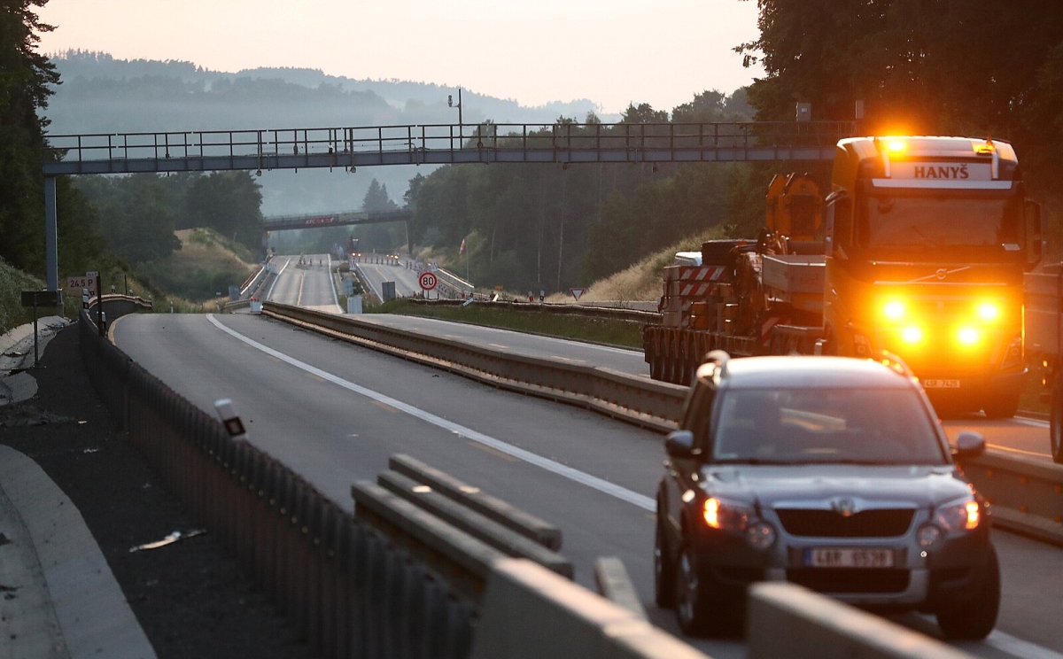 6413ace0-c46e-494f-83f7-9fc2db280f54