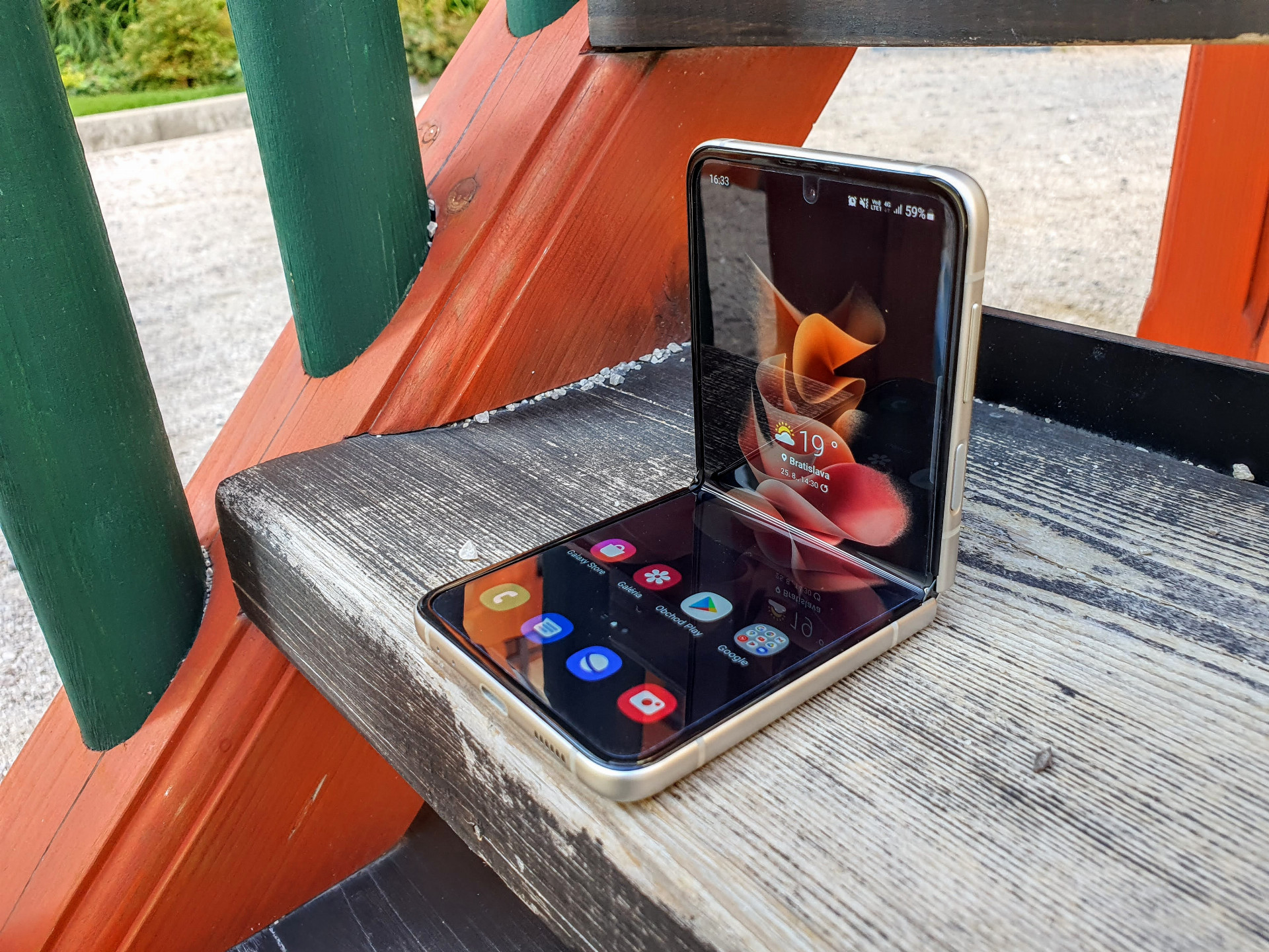 40f90db2-20fd-491c-a31d-990cfa92753f