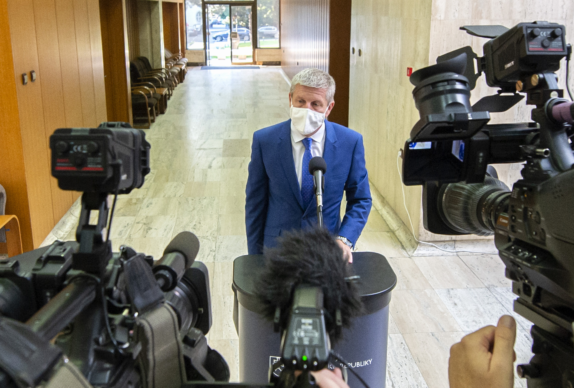 f9cb9387-c707-4cc9-8118-76472c43af58