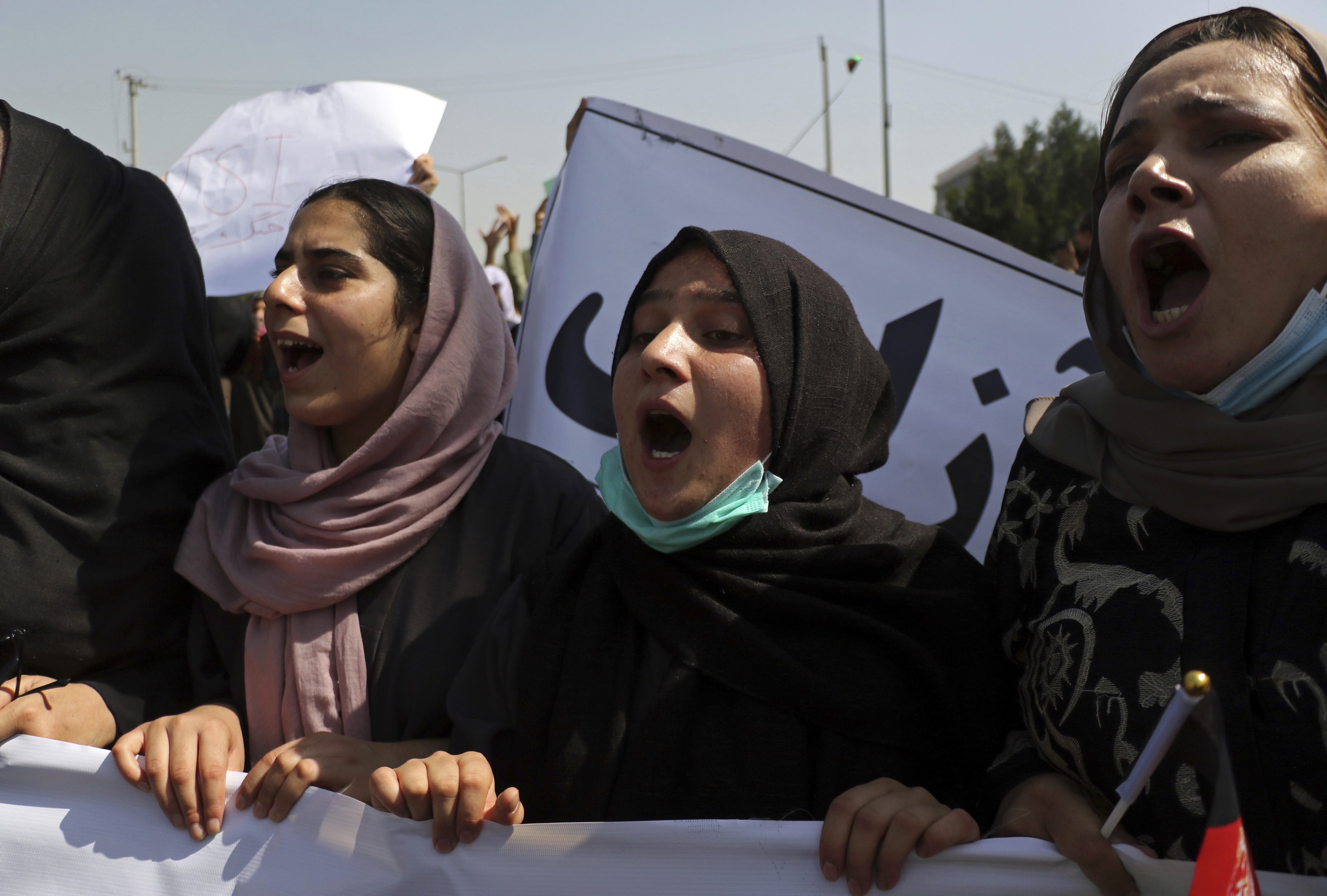Taliban svoje sľuby nedodržal, ženy sa rozhodli protestovať (ilu)
