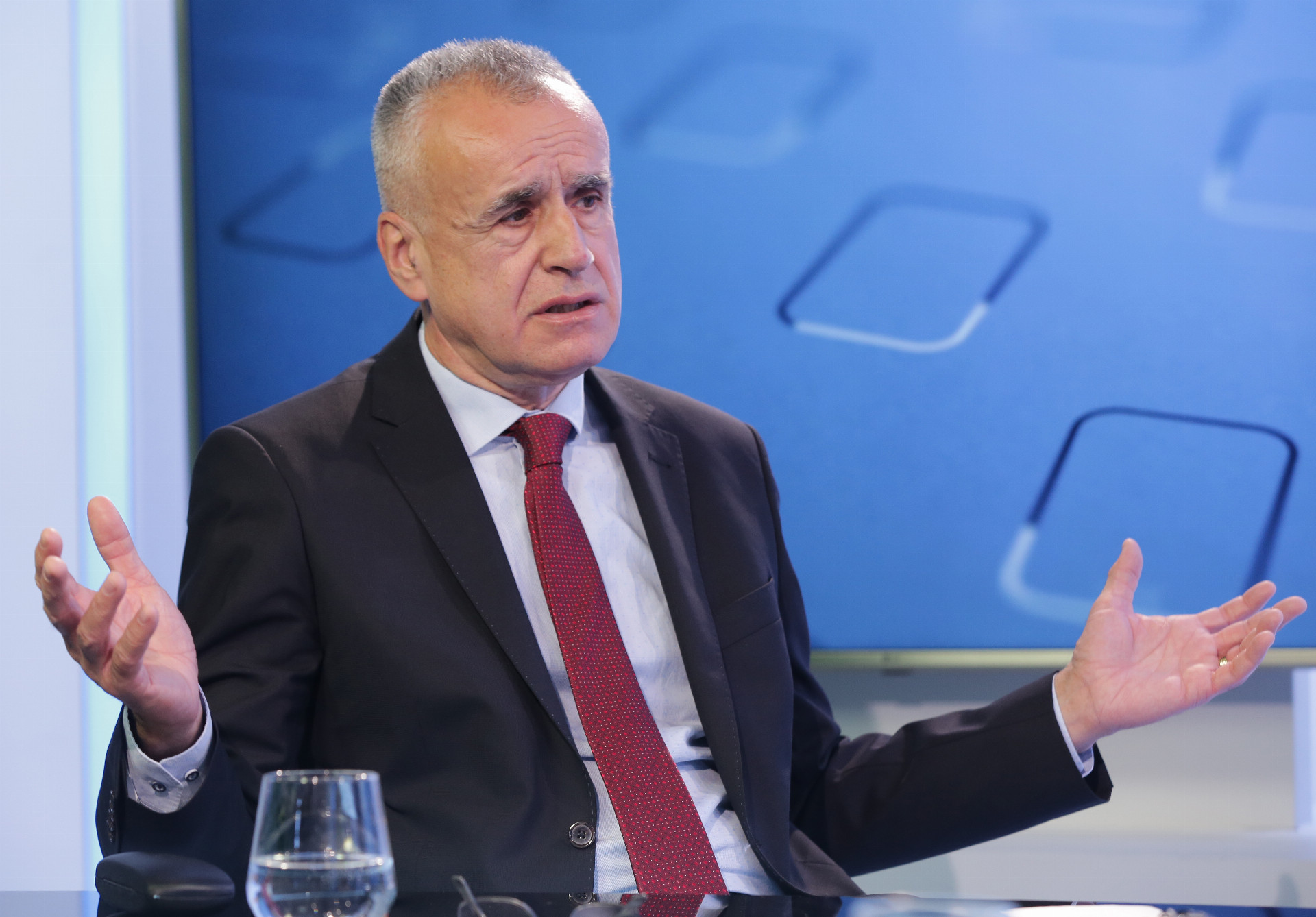 cbc293f7-2fa9-4981-a6b5-1e2151277eb6