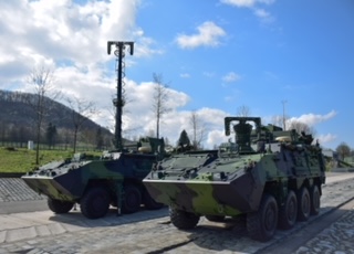 Bojové obrnené vozidlá Pandur II 8x8 vo verzii spojovacie vozidlo