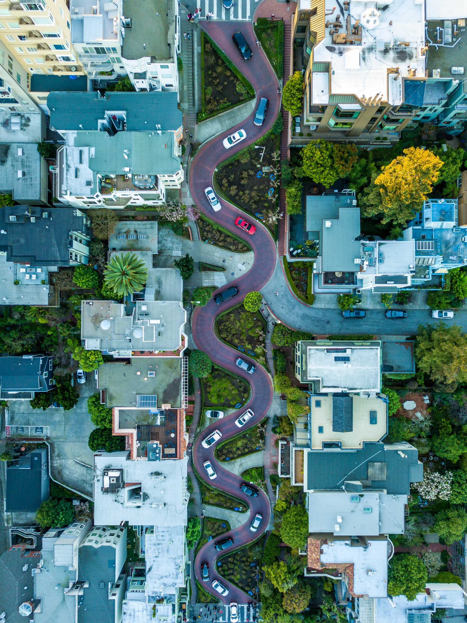 Ulica Lombard Street v San Franciscu (ilu)