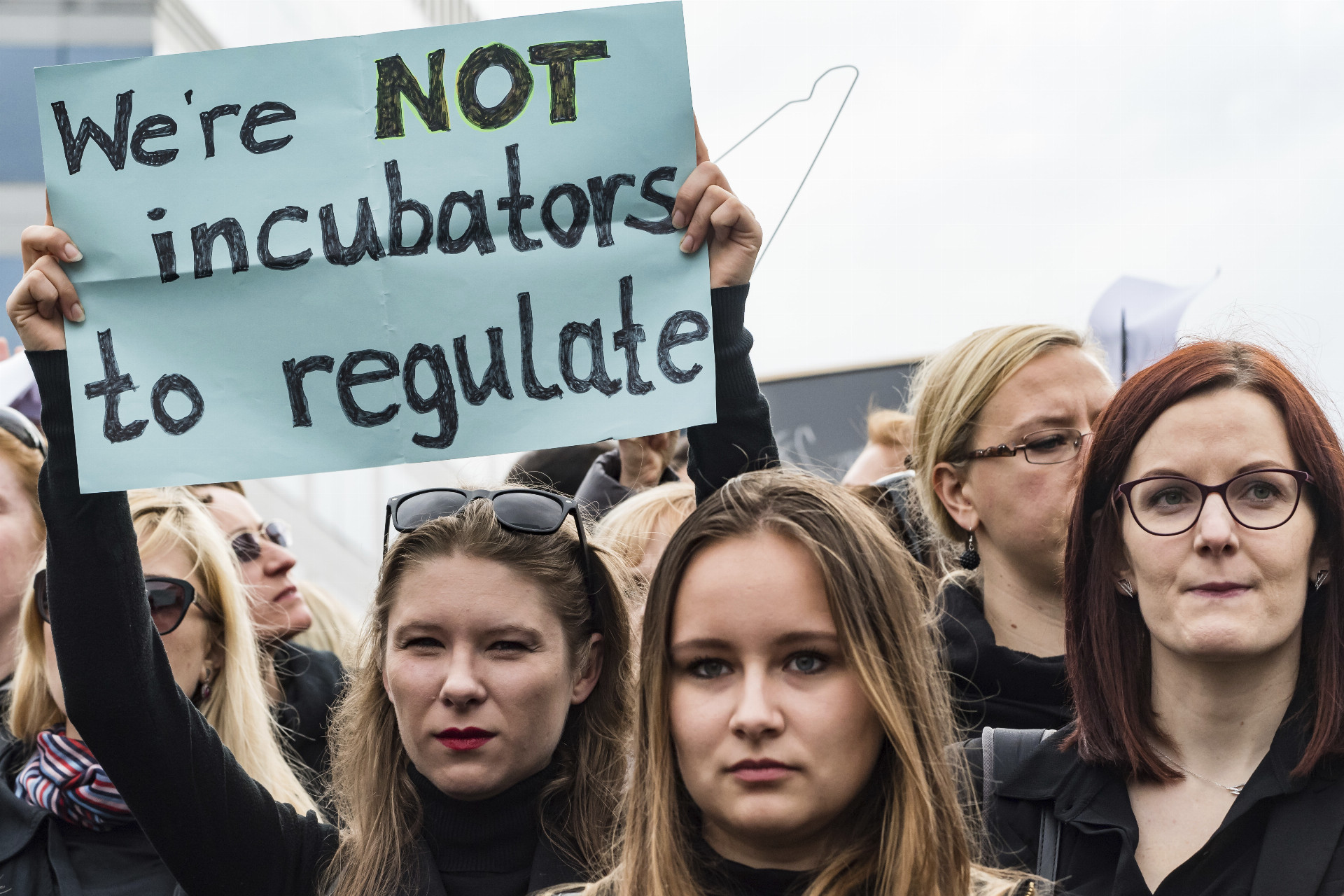 Poľský ústavný súd už vlani na jeseň sprísnil už aj tak veľmi reštriktívne predpisy týkajúce sa potratov v tejto katolíckej krajine (ilu)