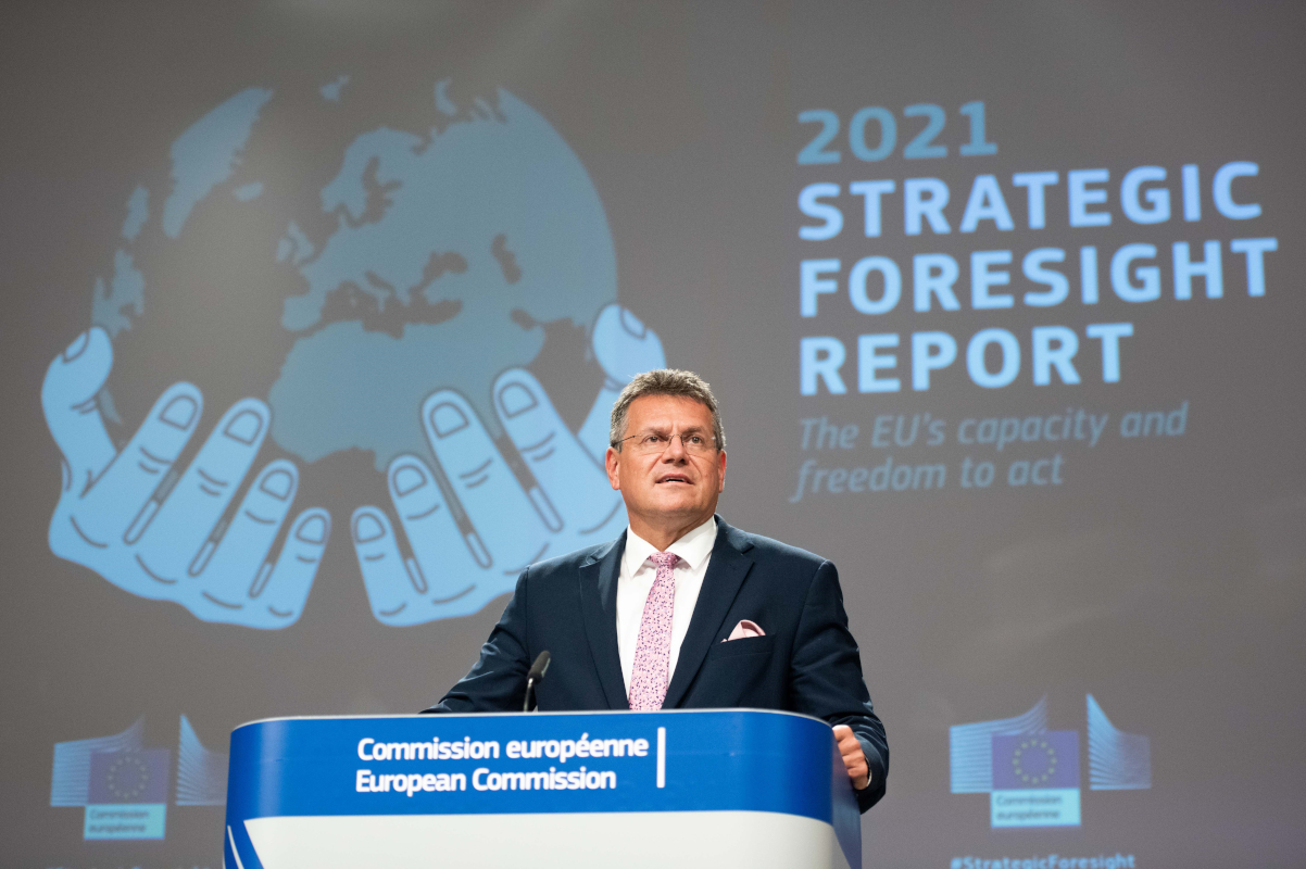 Podľa podpredsedu Európskej komisie Maroša Šefčoviča (55) musí Európa zaradiť vyššiu rýchlosť