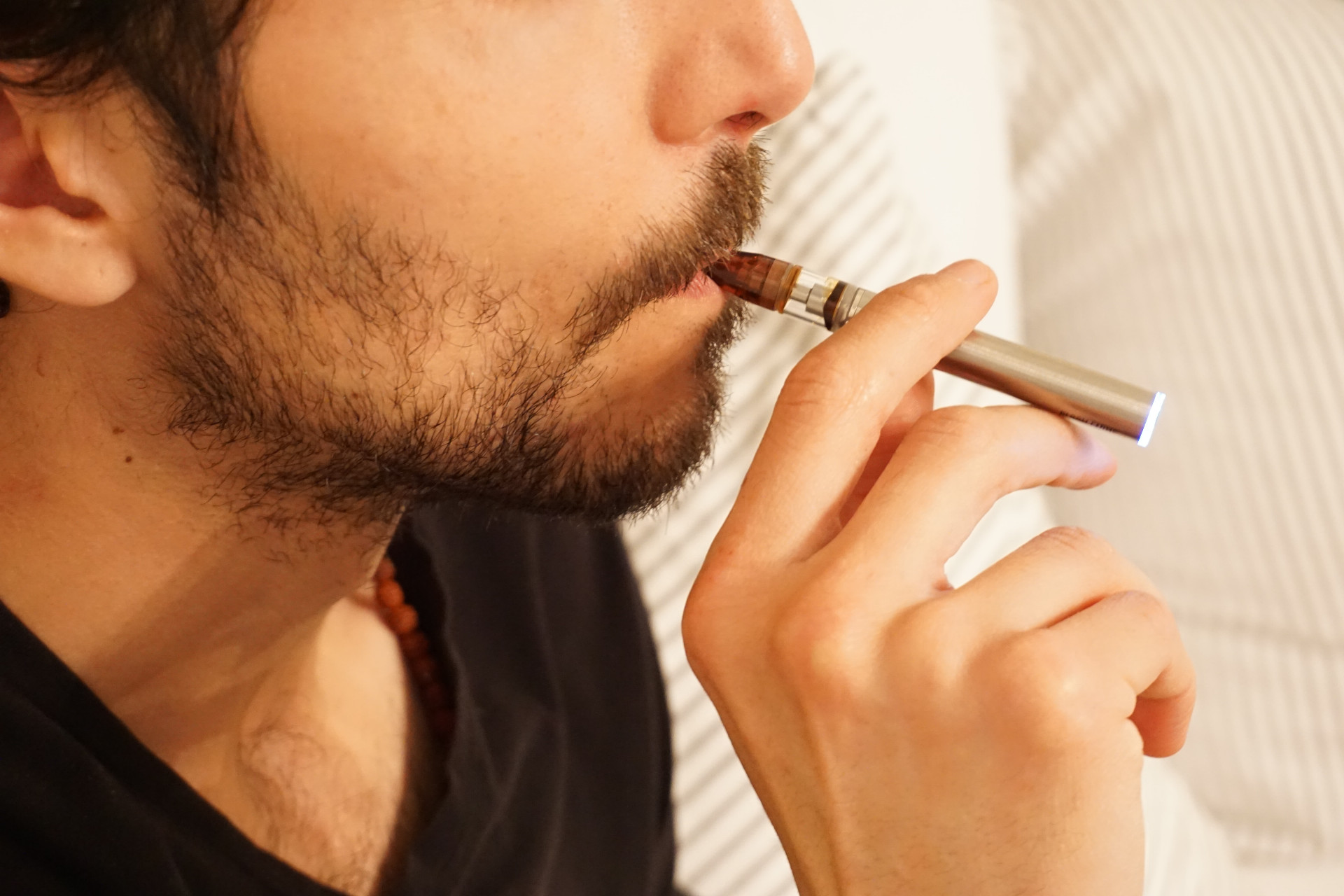 Nikotín je stále len nikotín, pripomínajú odborníci (ilu)