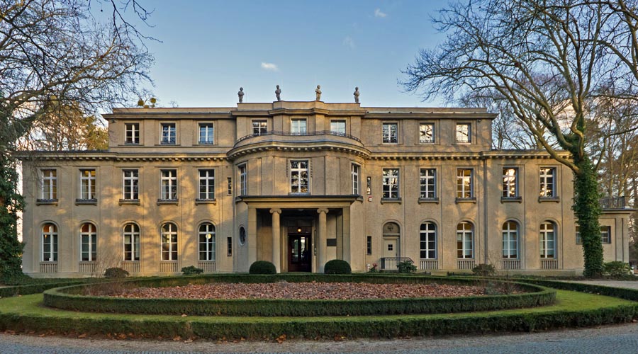 Vila vo Wannsee, v ktorej sa v januári 1942 členovia nacistickej administratívy radili o organizačných opatrenia v súvislosti s takzvaným konečným riešením židovskej otázky. 
