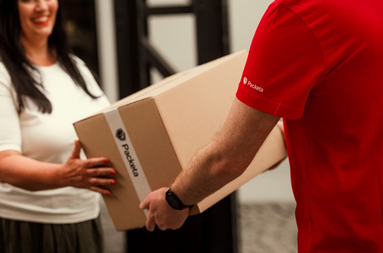 Novými výdajnými miestami Packety sa stali obchody OKAY elektro