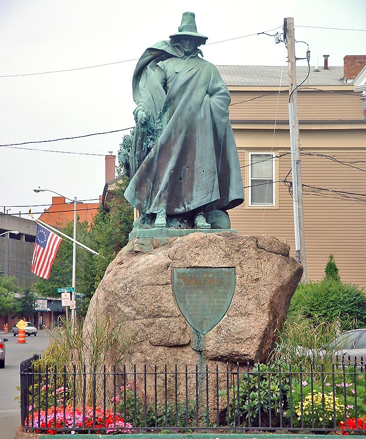 Anglický kolonista Roger Conant (1592 – 1679) je považovaný za zakladateľa Salemu. Do oblasti, kde toto dnešné mesto leží, priviedol v roku 1626 skupinu osadníkov, postavil tam prvý dom a v ďalších rokoch pôsobil v Massachusetts ako prvý guvernér. Táto socha, ktorú mu v Saleme postavili na začiatku 20 storočia, sa nachádza v blízkosti múzea čarodejníc a kvôli širokému plášťu a klobúku, do ktorých je na pamätníku Conant odetý, ho neraz turisti považujú za čarodejnicu.