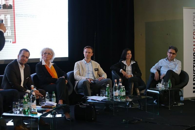 Blok číslo obsadili zástupcovia z retailu: Jana Kubištová (Budějovický Budvar), Markéta Švedová (Recruiter CZ), Pavel Šercl (Mondeléz), David Kureš (Ahold), Petr Chmelař (Globus), David Vejtruba (p.k. Solvent) a Lukáš Urbánek (POP UP’s). Zdroj: MarketingSalesMedia 
