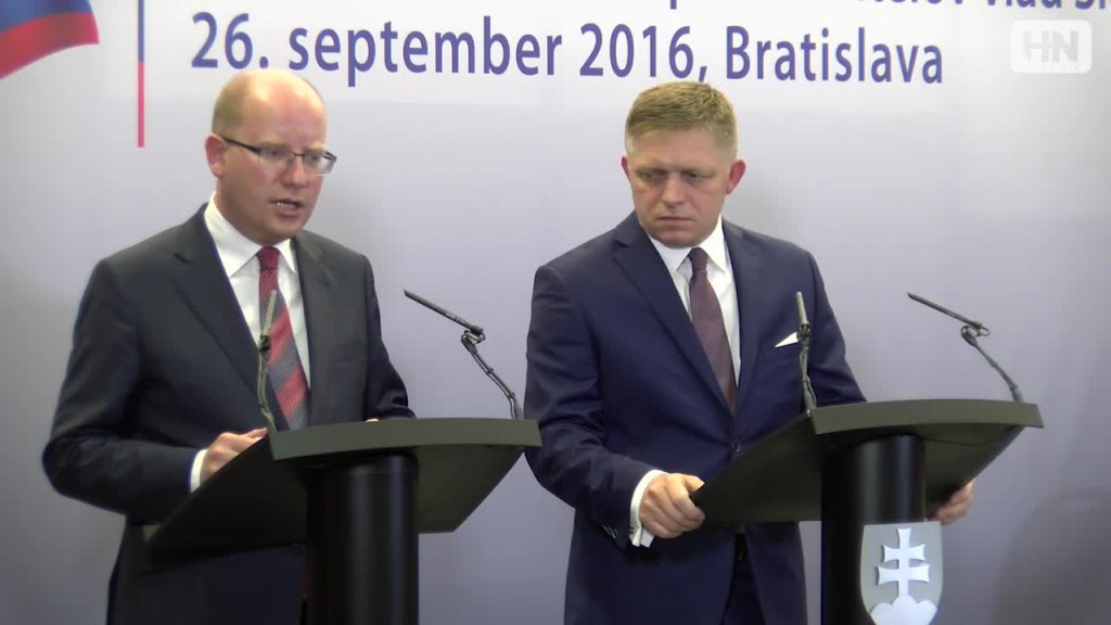 Tlačov&aacute; konferencia Fico a Sobotka453