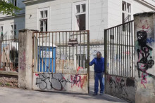 Realitn&eacute; opachy- nemocnica Zochov&aacute;,  autor: Miso ILLA133