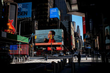 prázdne newyorské námestie Times Square