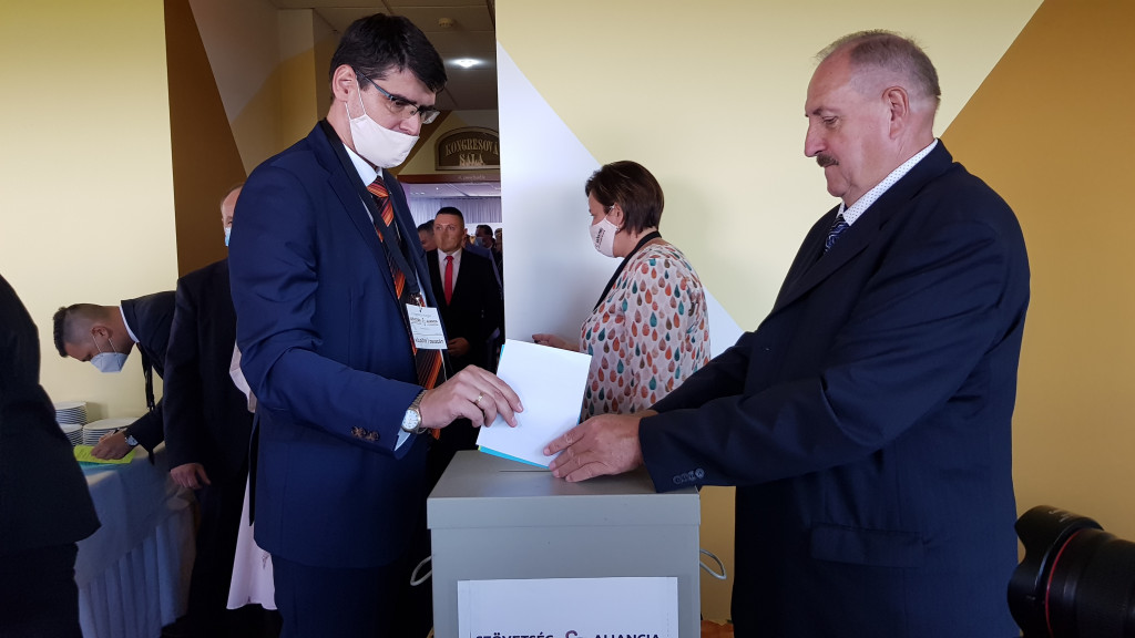 942dc8b1-cb04-4f08-8779-16d5268e659a