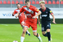 Najaktívnejším slovenským driblérom Fortuna ligy je Jakub Švec (s loptou).