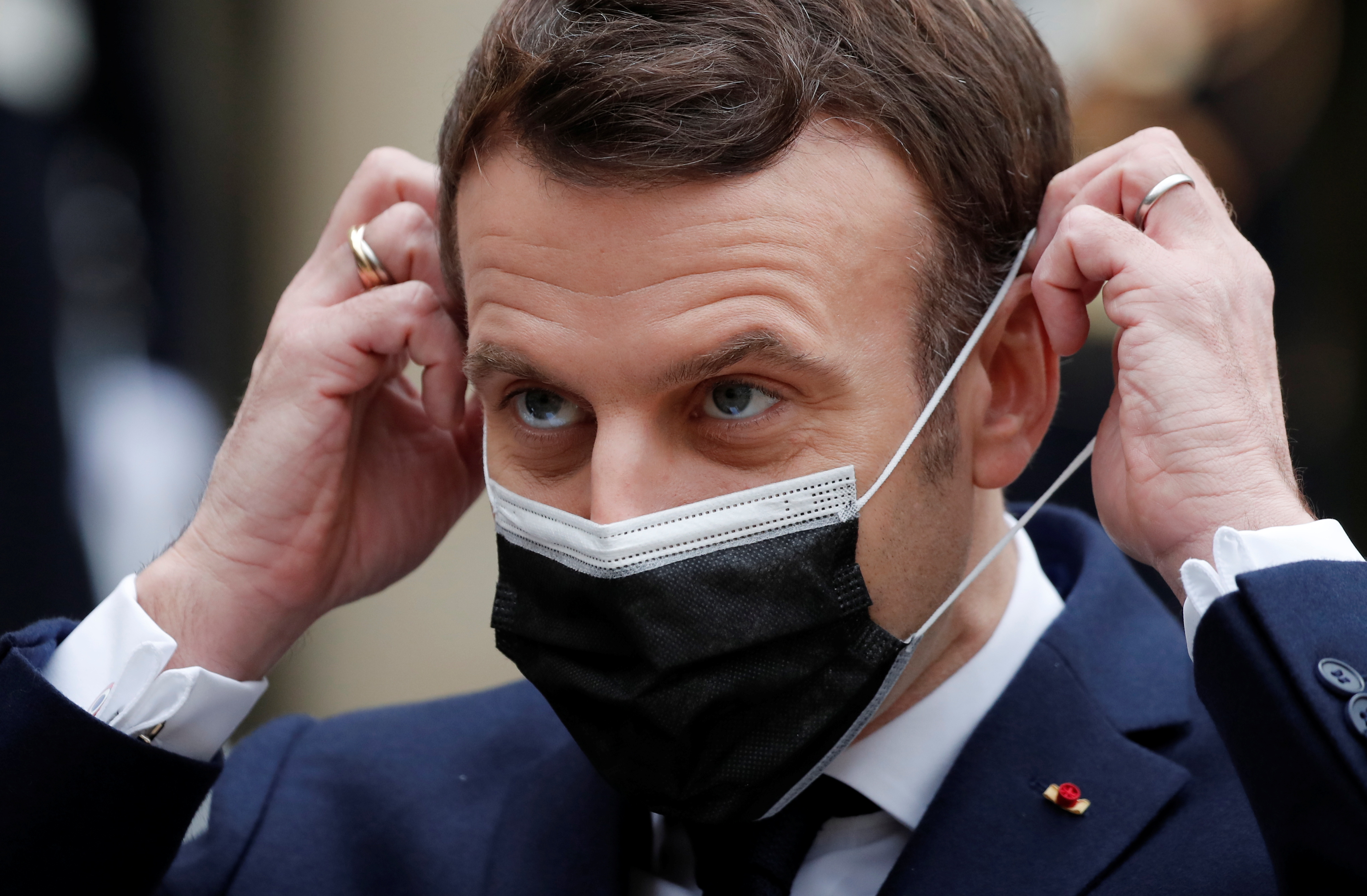 La France revient à la construction de réacteurs nucléaires après des décennies, a déclaré Macron