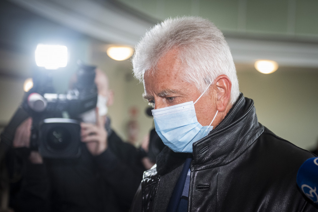 337f6fee-b5db-4e63-8724-ff68824a6d7f