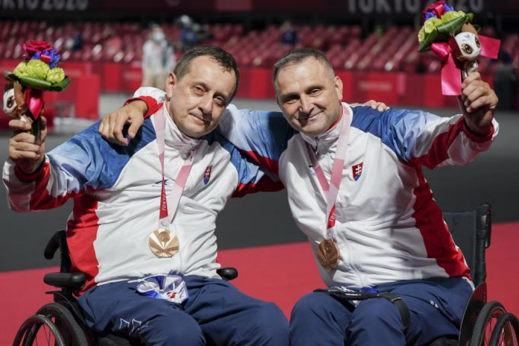Ján Riapoš (vľavo) získal dosiaľ už poltucet paralympijských medailí.