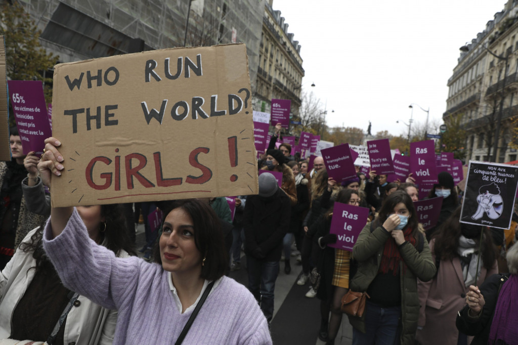 Tisíce ľudí v Európe i Latinskej Amerike protestovali proti násiliu na ženách