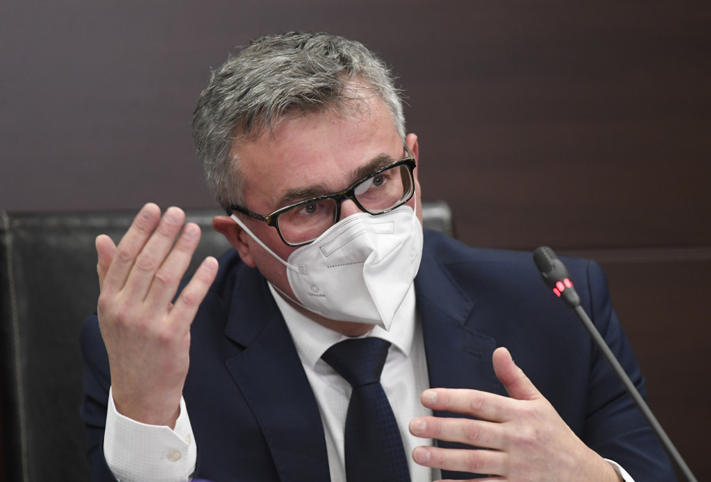 cf401a9c-2d45-43b6-8fba-d9fe9acd6714