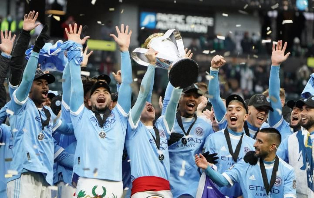 Futbalisti tímu New York City FC mali z premiérového titulu obrovskú radosť.