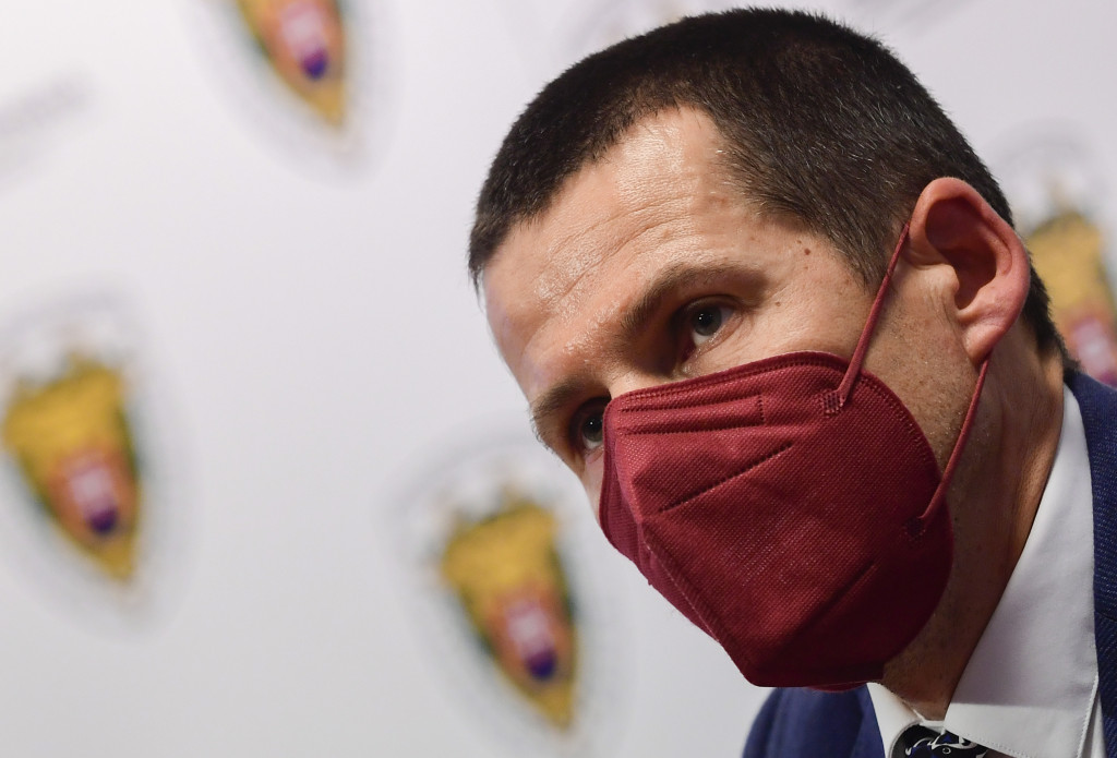 961cb36e-23a7-4e51-91c8-e48582aa407f