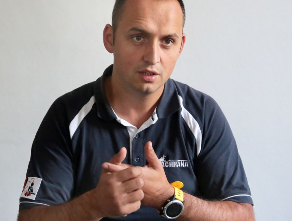 40dccaed-c002-471d-9e5f-3168b352792a