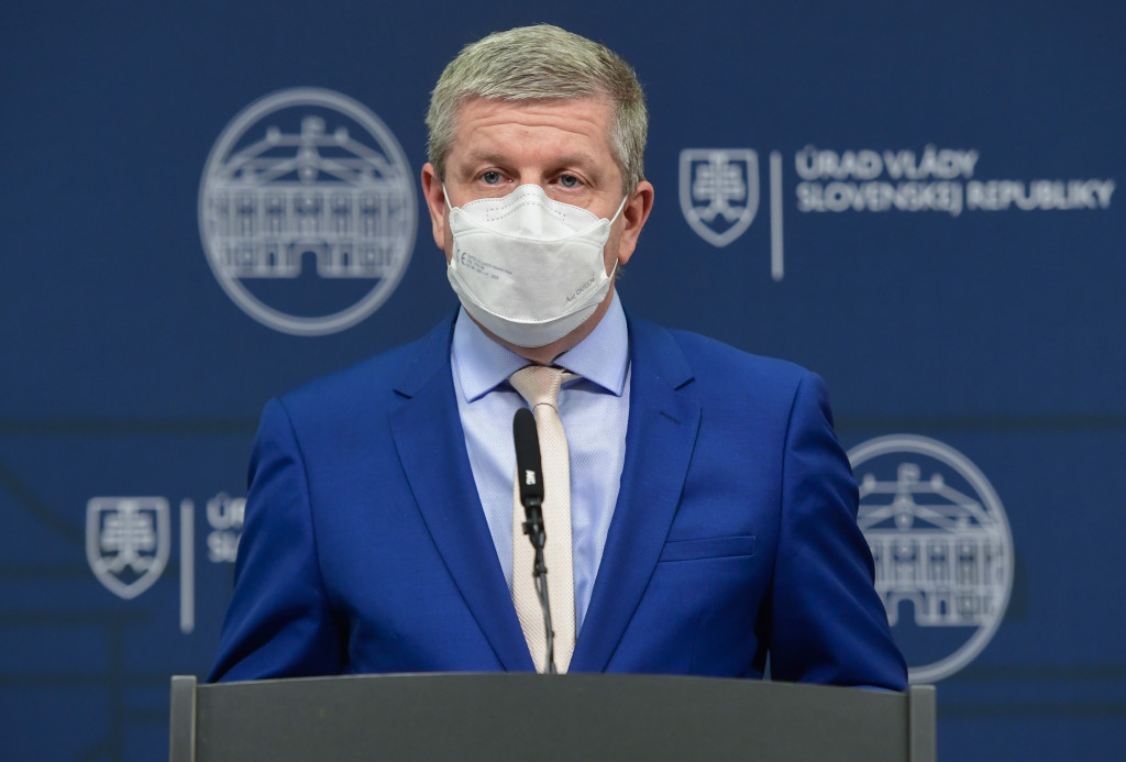 Minister zdravotníctva: Máme zaočkovaných viac ako 50 percent Slovákov (ilu)