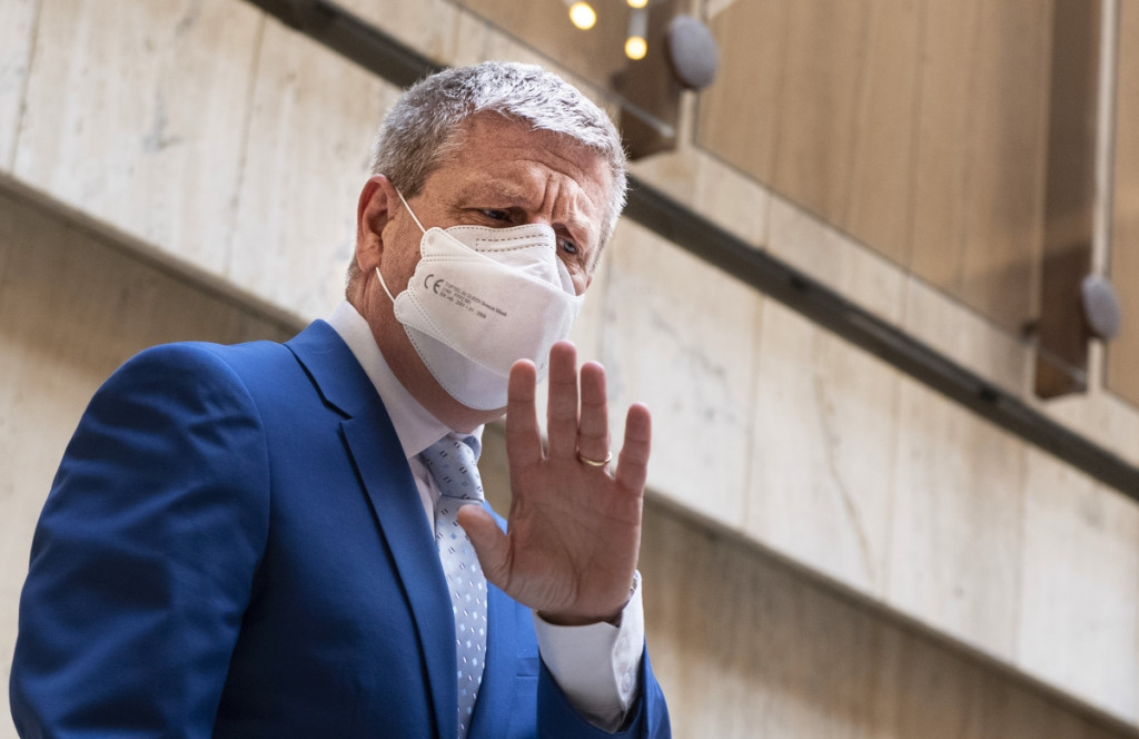 2a22b4c1-ddb2-4011-8cfe-76fffb77e0ed