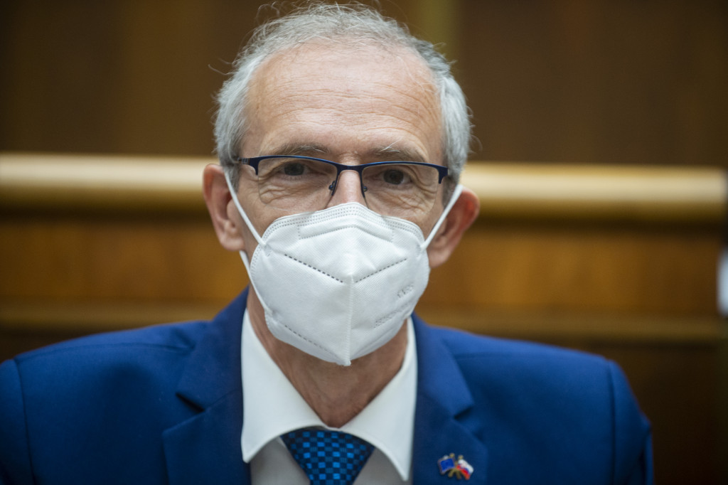 8061ad32-e5d9-4d40-8a97-76af99fe798b