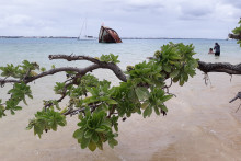 Následky cyklónu Gita pri ostrove Pangaimotu.