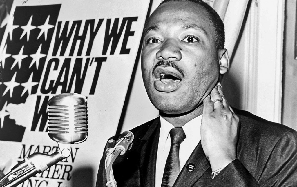 Americký černošský duchovný a aktivista Martin Luther King.