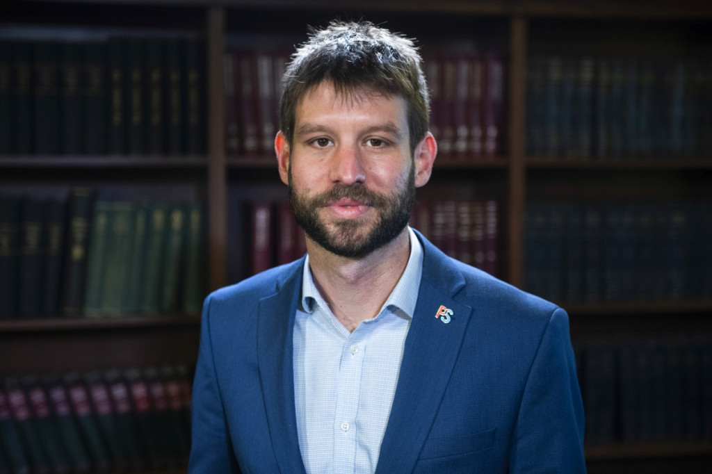 761e512a-27d3-4385-a228-3d2dffbc42de