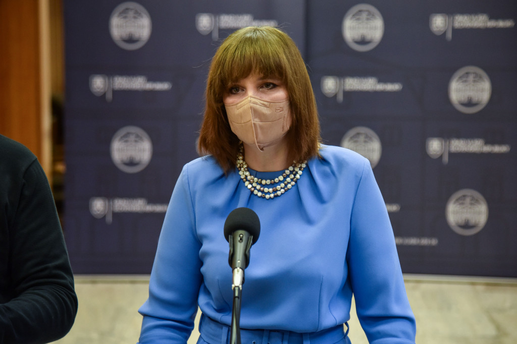 471b5538-3caa-4fd0-a457-f6cdffc5257c